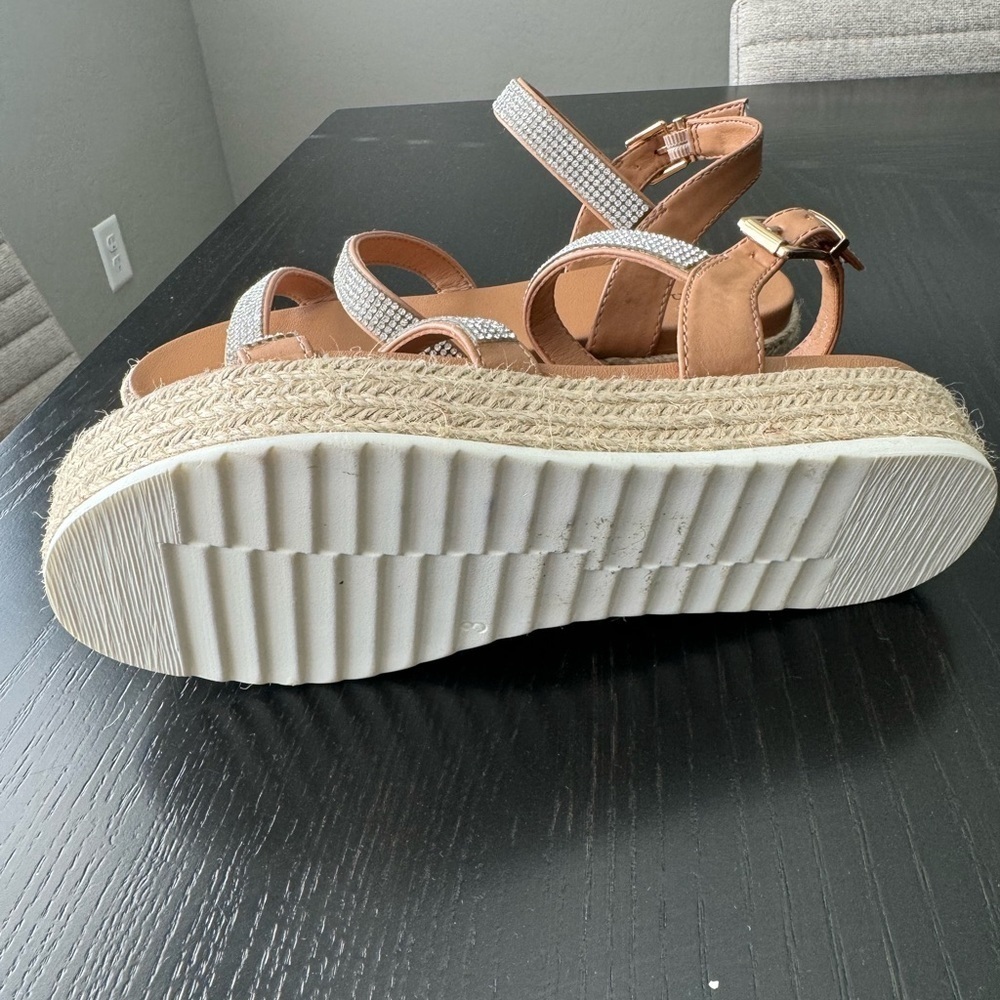 Brand new sandals with rhinestones. Small platform - Picture 3 of 4